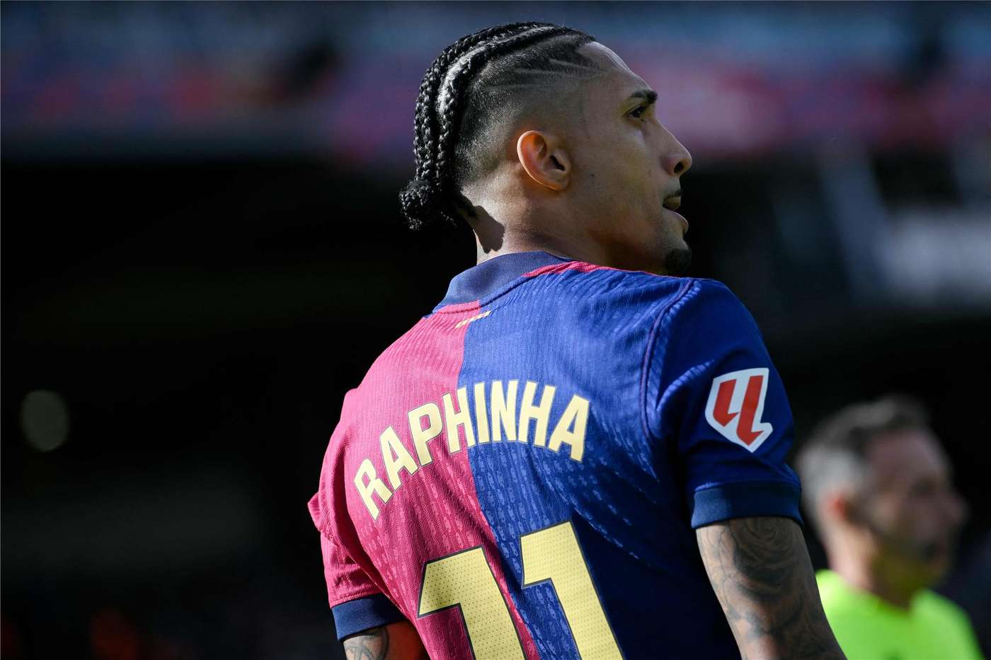 لماذا تراجع مستوى رافينيا في برشلونة